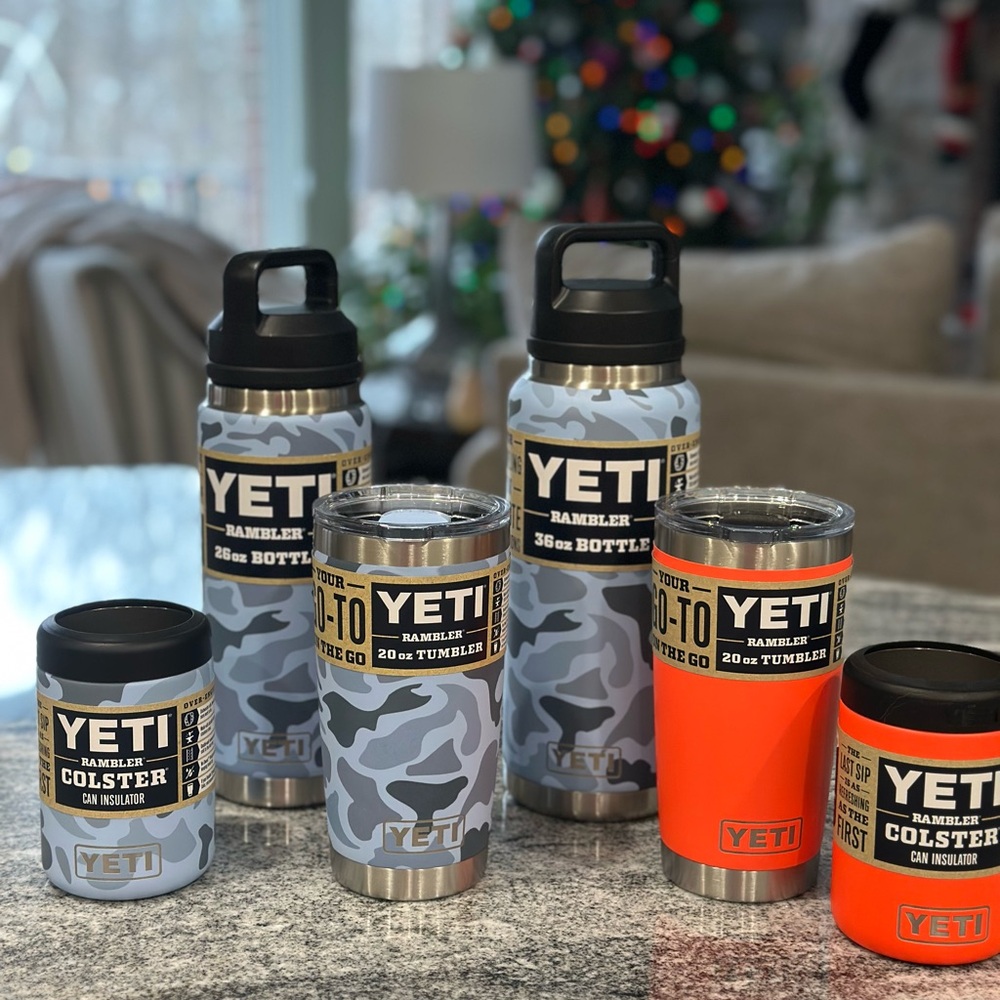 YETI Rambler 26oz Bottle in Blue Camo New! Hard to Find! - Picture 3 of 4
